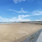 Pleasant Apartment Near The Beach